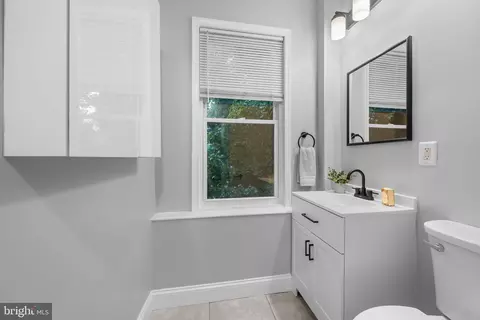 Bath - 442 S Augusta Ave, Baltimore, MD 21229 photo 1 of 3