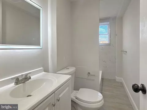 Bath - 2636 E Monument St, Baltimore, MD 21205 photo 2 of 5