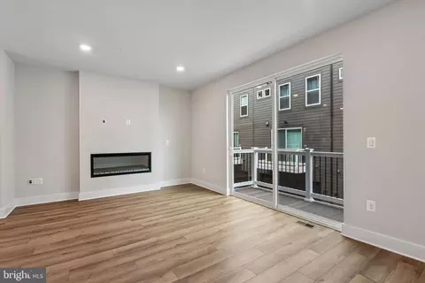 Living - 2727 Ferry Bar Dr, Baltimore, MD 21230 photo 3 of 6