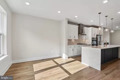 Entry Way - 2727 Ferry Bar Dr, Baltimore, MD 21230 photo 2 of 13