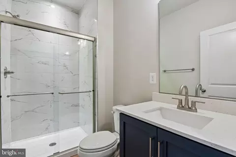 Bath - 2727 Ferry Bar Dr, Baltimore, MD 21230 photo 2 of 5