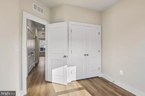 Entry Way - 2727 Ferry Bar Dr, Baltimore, MD 21230 photo 12 of 13