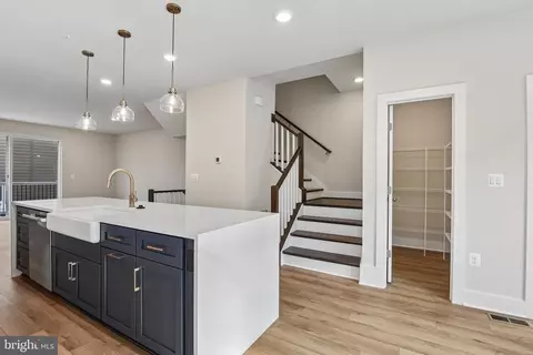 Entry Way - 2727 Ferry Bar Dr, Baltimore, MD 21230 photo 6 of 13