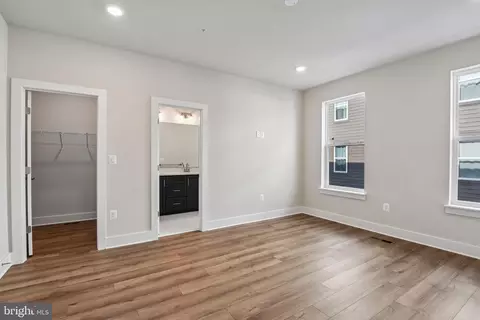 Entry Way - 2727 Ferry Bar Dr, Baltimore, MD 21230 photo 11 of 13