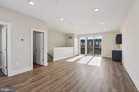 Living - 2727 Ferry Bar Dr, Baltimore, MD 21230 photo 4 of 6