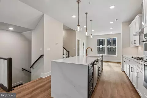 Entry Way - 2727 Ferry Bar Dr, Baltimore, MD 21230 photo 3 of 13