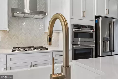 Kitchen - 2727 Ferry Bar Dr, Baltimore, MD 21230 photo 2 of 2