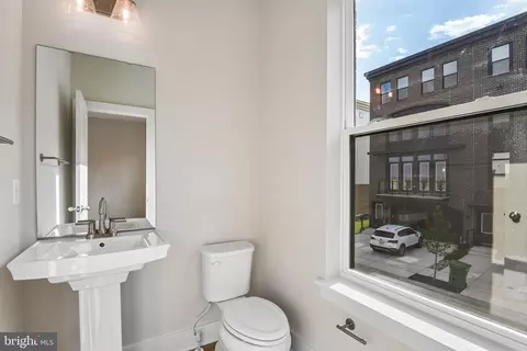 Bath - 2727 Ferry Bar Dr, Baltimore, MD 21230 photo 1 of 5
