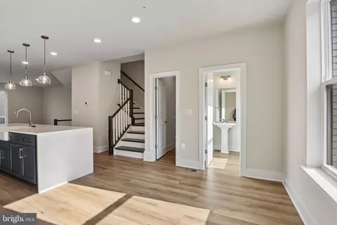 Entry Way - 2727 Ferry Bar Dr, Baltimore, MD 21230 photo 4 of 13