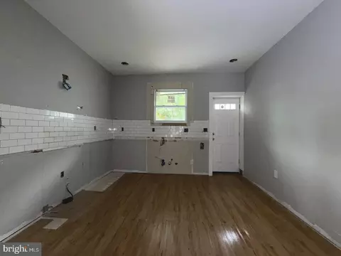 Entry Way - 2712 E Monument St E, Baltimore, MD 21205 photo 2 of 5