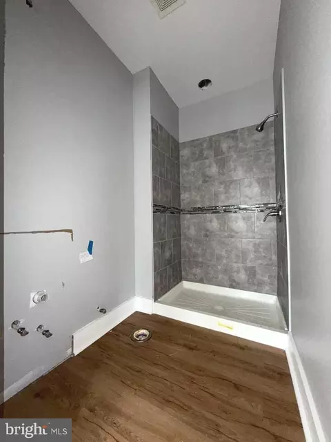Bath - 2712 E Monument St E, Baltimore, MD 21205 photo 2 of 3