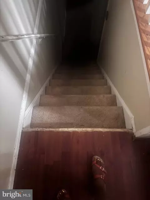 Entry Way - 5116 Fredcrest Rd, Baltimore, MD 21229 photo 4 of 6