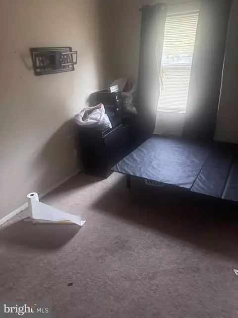 Bedroom - 5116 Fredcrest Rd, Baltimore, MD 21229 photo 2 of 2