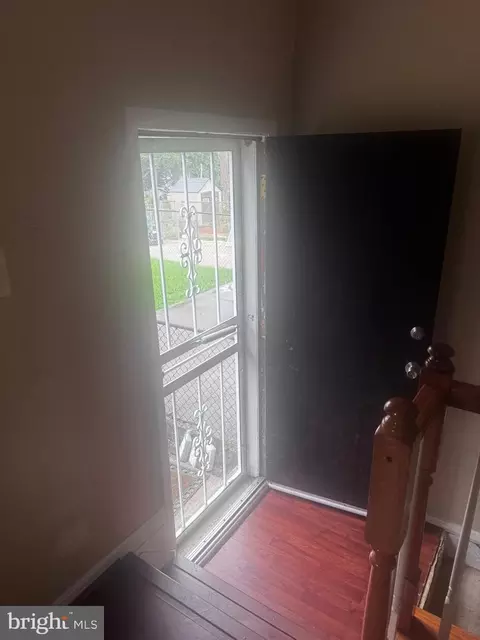 Entry Way - 5116 Fredcrest Rd, Baltimore, MD 21229 photo 6 of 6