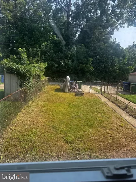Exterior - 5116 Fredcrest Rd, Baltimore, MD 21229 photo 1 of 2