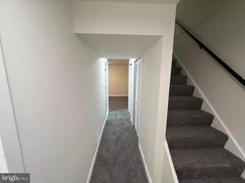 Entry Way - 4301 Davis Ave, Baltimore, MD 21229 photo 4 of 5