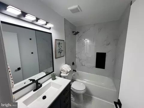 Bath - 4301 Davis Ave, Baltimore, MD 21229 photo 2 of 5