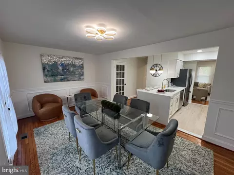 Dining - 4301 Davis Ave, Baltimore, MD 21229 photo 3 of 4