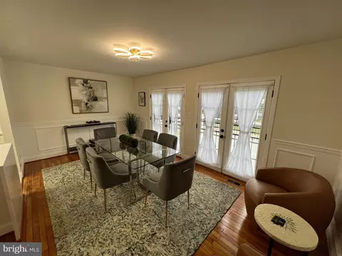 Dining - 4301 Davis Ave, Baltimore, MD 21229 photo 4 of 4