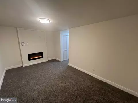 Living - 4301 Davis Ave, Baltimore, MD 21229 photo 4 of 5