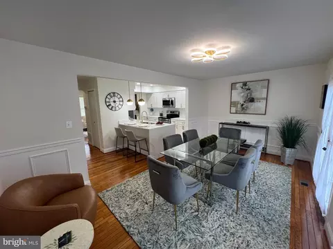 Dining - 4301 Davis Ave, Baltimore, MD 21229 photo 1 of 4