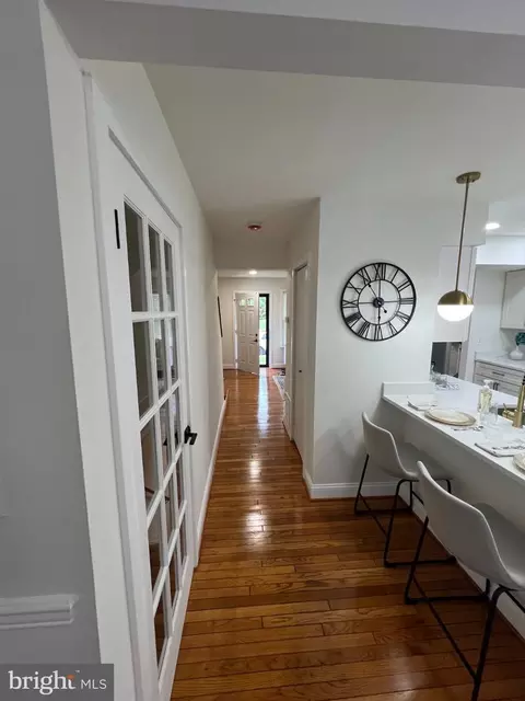 Entry Way - 4301 Davis Ave, Baltimore, MD 21229 photo 1 of 5