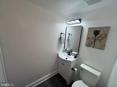 Bath - 4301 Davis Ave, Baltimore, MD 21229 photo 4 of 5