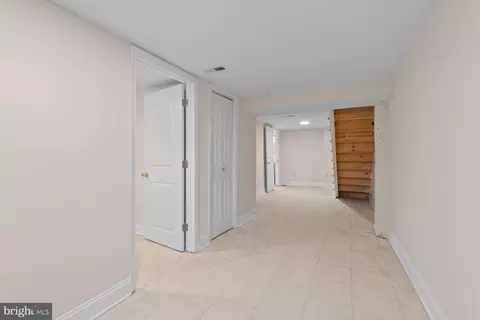 Entry Way - 4108 White Ave, Baltimore, MD 21206 photo 9 of 10