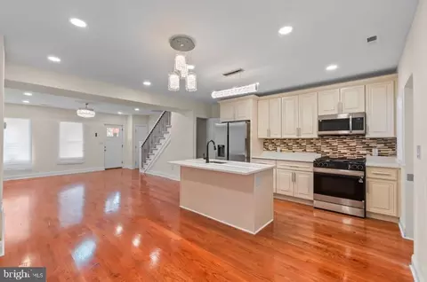 Entry Way - 4108 White Ave, Baltimore, MD 21206 photo 2 of 10