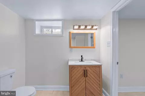 Bath - 4108 White Ave, Baltimore, MD 21206 photo 4 of 4