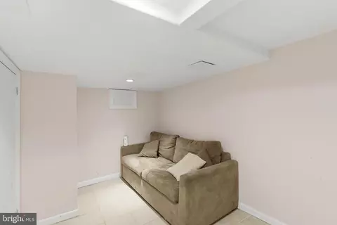 Bedroom - 2921 Hudson St, Baltimore, MD 21224 photo 6 of 6