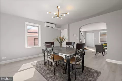 Entry Way - 3026 Virginia Ave, Baltimore, MD 21215 photo 2 of 8