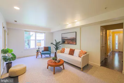 Living - 5212 Tabard Ct, Baltimore, MD 21212 photo 3 of 4
