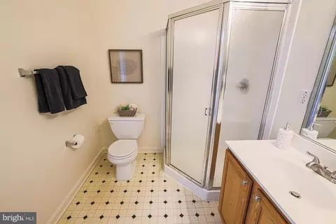 Bath - 5212 Tabard Ct, Baltimore, MD 21212 photo 3 of 4