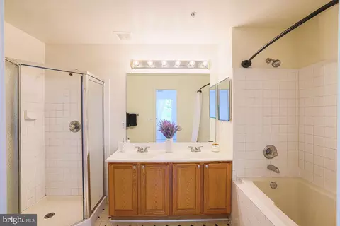 Bath - 5212 Tabard Ct, Baltimore, MD 21212 photo 2 of 4