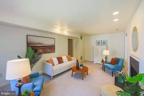 Living - 5212 Tabard Ct, Baltimore, MD 21212 photo 4 of 4