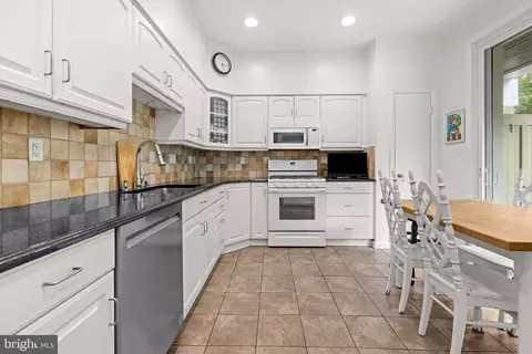 Kitchen - 4 Hamlet Hill Rd, Baltimore, MD 21210 photo 1 of 4