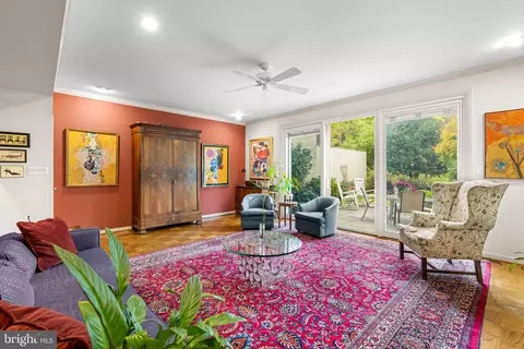 Living - 4 Hamlet Hill Rd, Baltimore, MD 21210 photo 1 of 2