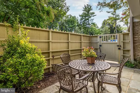 Exterior - 4 Hamlet Hill Rd, Baltimore, MD 21210 photo 2 of 12