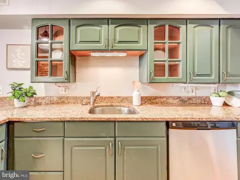 Kitchen - 319 S Durham St, Baltimore, MD 21231 photo 4 of 6