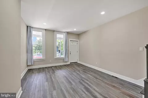 Living - 4115 Newton Ave, Baltimore, MD 21215 photo 5 of 7