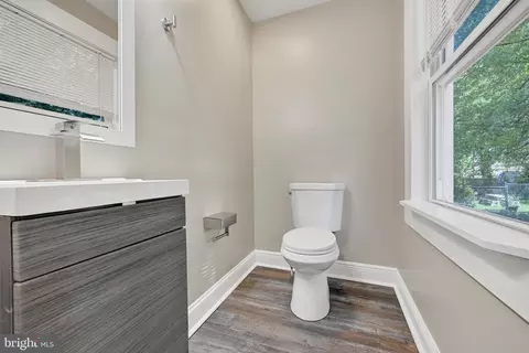 Bath - 4115 Newton Ave, Baltimore, MD 21215 photo 1 of 4
