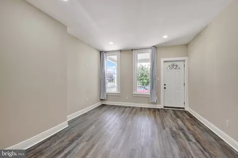 Living - 4115 Newton Ave, Baltimore, MD 21215 photo 4 of 7