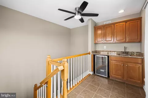 Entry Way - 1900 E Fort Ave, Baltimore, MD 21230 photo 6 of 7