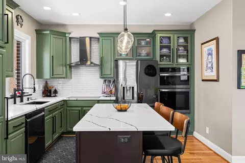 Kitchen - 1900 E Fort Ave, Baltimore, MD 21230 photo 2 of 4