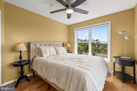 Bedroom - 1900 E Fort Ave, Baltimore, MD 21230 photo 5 of 7