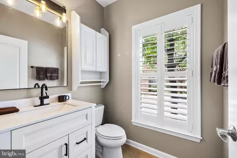 Bath - 1900 E Fort Ave, Baltimore, MD 21230 photo 1 of 4