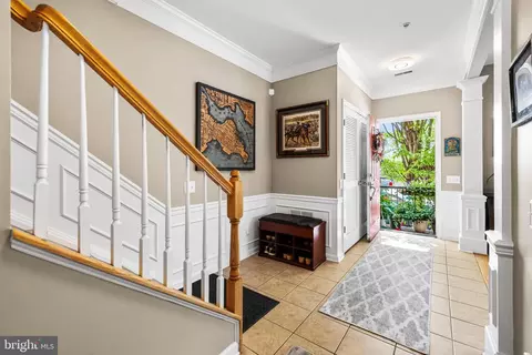 Entry Way - 1900 E Fort Ave, Baltimore, MD 21230 photo 1 of 7
