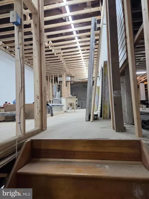 Entry Way - 1127 W Baltimore St, Baltimore, MD 21223 photo 10 of 14