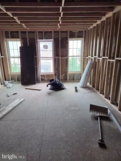 Entry Way - 1127 W Baltimore St, Baltimore, MD 21223 photo 1 of 14